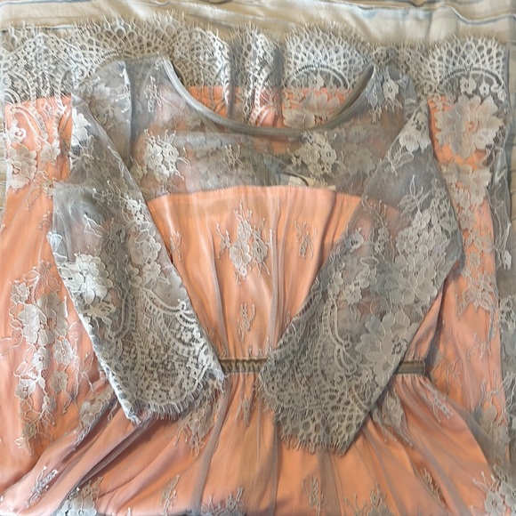 Lace Dress - Picture 3 of 4